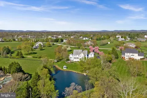 View/Area - 38527 Ditchling Pl, Hamilton, VA 20158 photo 6 of 11