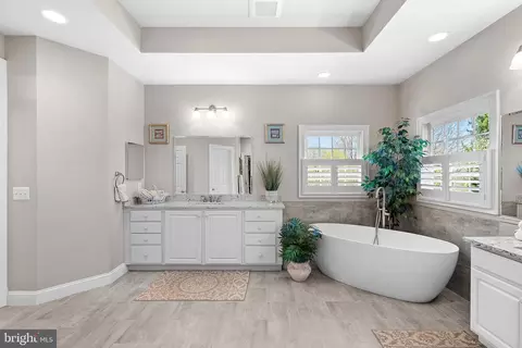 Bath - 38527 Ditchling Pl, Hamilton, VA 20158 photo 4 of 7