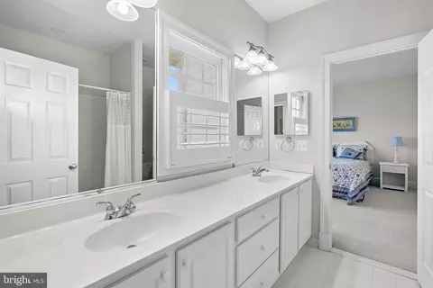 Bath - 38527 Ditchling Pl, Hamilton, VA 20158 photo 7 of 7