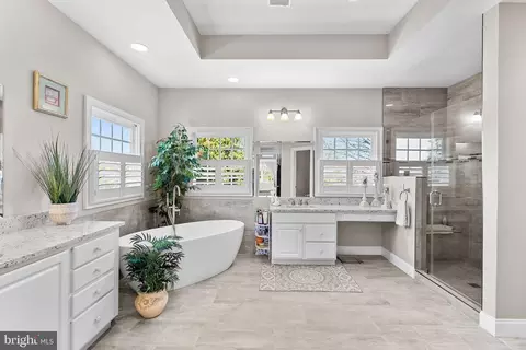 Bath - 38527 Ditchling Pl, Hamilton, VA 20158 photo 2 of 7