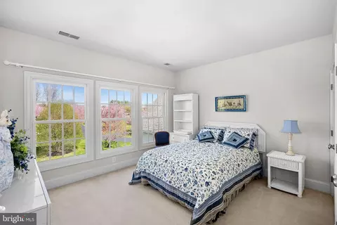 Bedroom - 38527 Ditchling Pl, Hamilton, VA 20158 photo 6 of 9