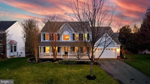 43213 Wayside Cir, Ashburn, VA 20147