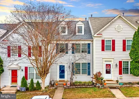 46842 Lawnes Creek Ter, Sterling, VA 20165