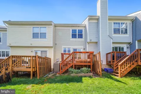 Exterior - 46724 Summit Ter, Sterling, VA 20164 photo 4 of 4