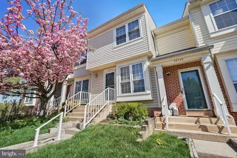 Exterior - 46724 Summit Ter, Sterling, VA 20164 photo 2 of 4