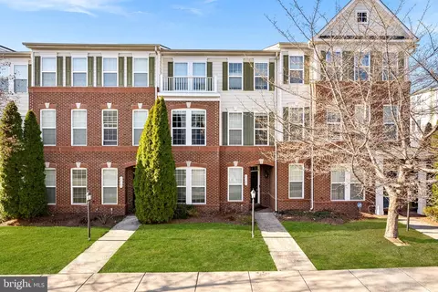 43584 Popes Creek Sq, Leesburg, VA 20176