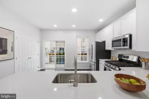 Other - 42834 Mccomas Ter, Chantilly, VA 20152 photo 3 of 9
