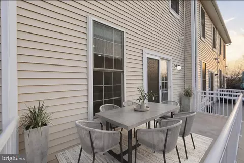 Exterior - 42834 Mccomas Ter, Chantilly, VA 20152 photo 3 of 3