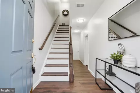 Entry Way - 42834 Mccomas Ter, Chantilly, VA 20152 photo 1 of 8