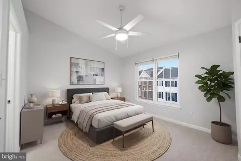 Bedroom - 42834 Mccomas Ter, Chantilly, VA 20152 photo 4 of 6