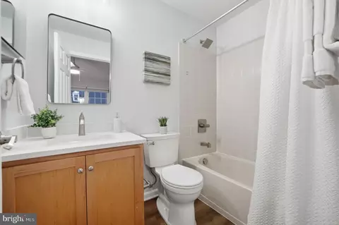 Bath - 42834 Mccomas Ter, Chantilly, VA 20152 photo 1 of 3