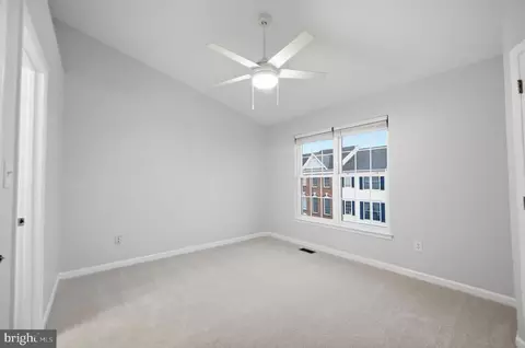 Bedroom - 42834 Mccomas Ter, Chantilly, VA 20152 photo 5 of 6