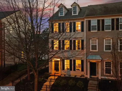 20345 Bowfonds St, Ashburn, VA 20147