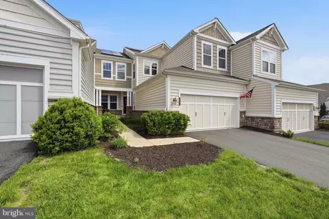42330 Christophers View Ter, Ashburn, VA 20148