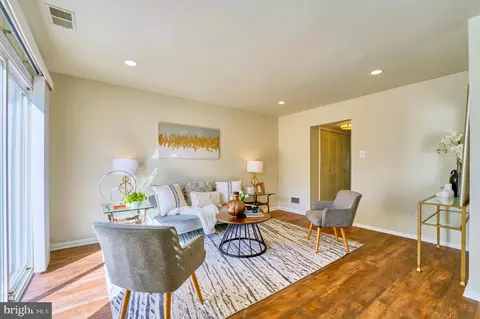 Living - 253 Willow Ter, Sterling, VA 20164 photo 2 of 2