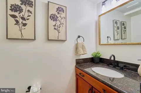 Bath - 253 Willow Ter, Sterling, VA 20164 photo 1 of 4