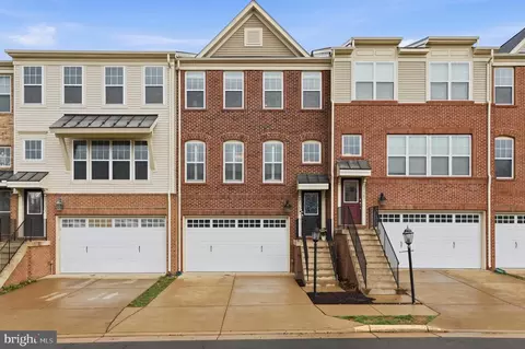 25349 Wakestone Park Ter, Chantilly, VA 20152