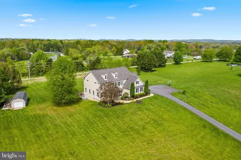 View/Area - 16527 Hampton Rd, Hamilton, VA 20158 photo 4 of 7