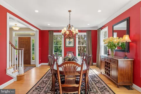 Dining - 16527 Hampton Rd, Hamilton, VA 20158 photo 4 of 4