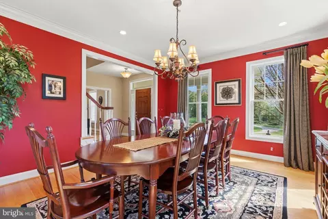 Dining - 16527 Hampton Rd, Hamilton, VA 20158 photo 3 of 4