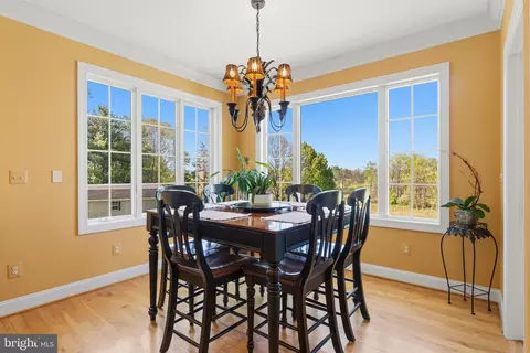 Dining - 16527 Hampton Rd, Hamilton, VA 20158 photo 1 of 4