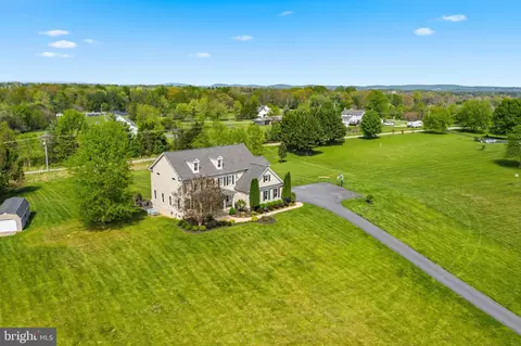 View/Area - 16527 Hampton Rd, Hamilton, VA 20158 photo 3 of 7