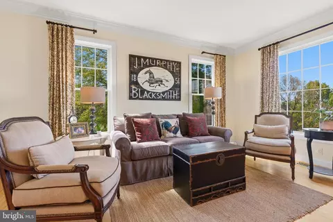 Living - 16527 Hampton Rd, Hamilton, VA 20158 photo 1 of 2