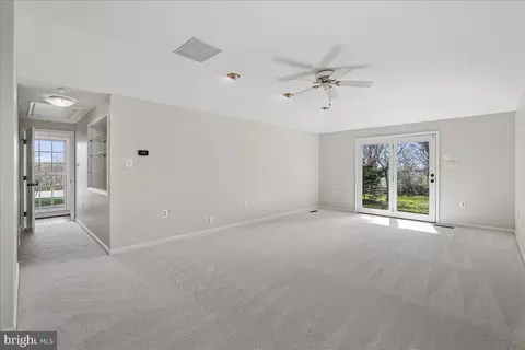 Living - 17621 Evers Ct, Hamilton, VA 20158 photo 11 of 12