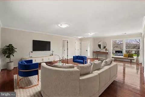 Living - 17621 Evers Ct, Hamilton, VA 20158 photo 1 of 12