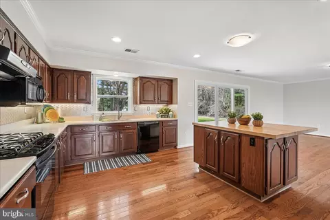Kitchen - 17621 Evers Ct, Hamilton, VA 20158 photo 1 of 4