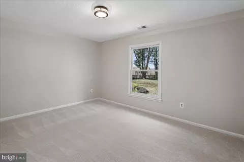 Bedroom - 17621 Evers Ct, Hamilton, VA 20158 photo 4 of 8