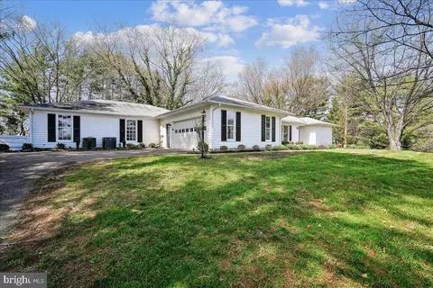 Exterior - 17621 Evers Ct, Hamilton, VA 20158 photo 12 of 16