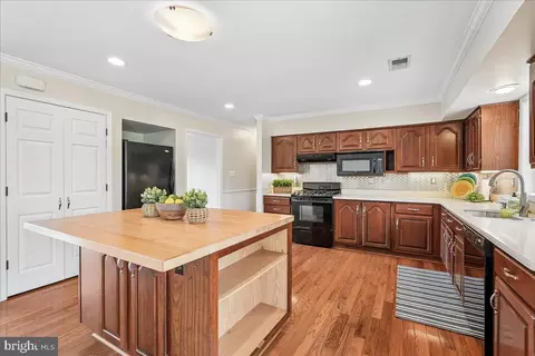 Kitchen - 17621 Evers Ct, Hamilton, VA 20158 photo 4 of 4