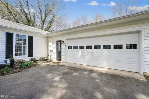 Exterior - 17621 Evers Ct, Hamilton, VA 20158 photo 9 of 16