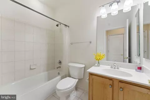Bath - 43358 Fullerton, Ashburn, VA 20147 photo 3 of 3