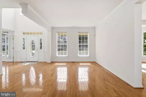 Living - 43358 Fullerton, Ashburn, VA 20147 photo 1 of 10