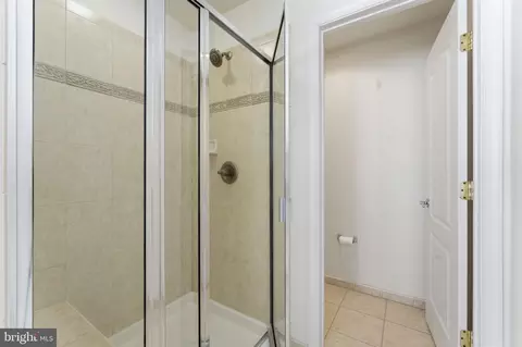Bath - 43358 Fullerton, Ashburn, VA 20147 photo 2 of 3