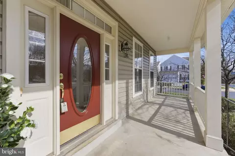 Exterior - 43358 Fullerton, Ashburn, VA 20147 photo 5 of 6