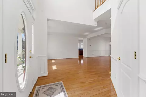 Entry Way - 43358 Fullerton, Ashburn, VA 20147 photo 2 of 8