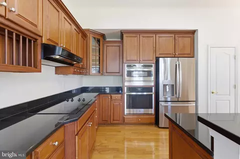 Kitchen - 43358 Fullerton, Ashburn, VA 20147 photo 2 of 2