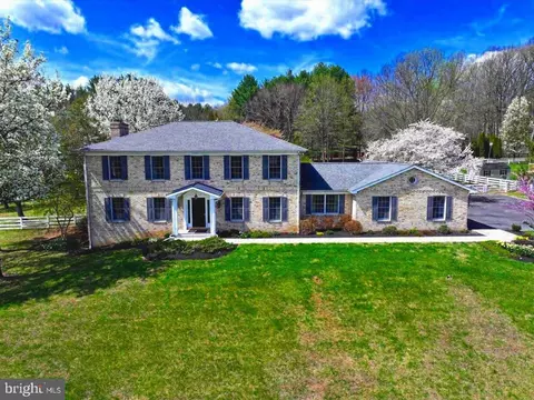 14351 Rosefinch Cir, Leesburg, VA 20176