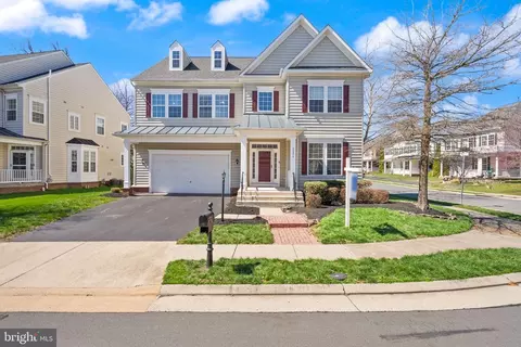 22879 Courtland Park Dr, Brambleton, VA 20148