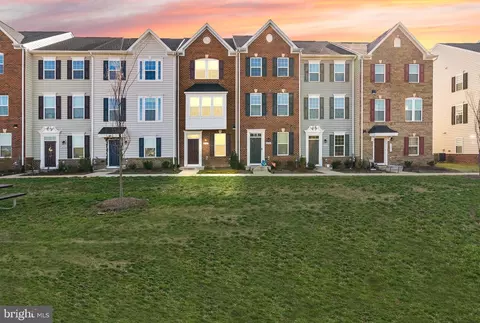 42582 Antonia Ter, Sterling, VA 20166