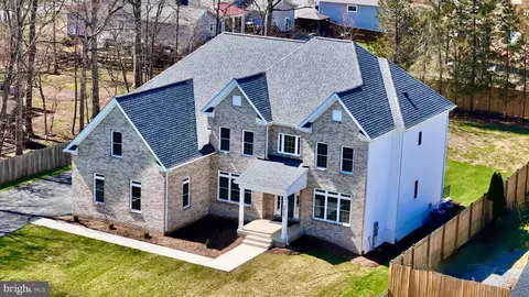 20285 Redrose Dr, Sterling, VA 20165