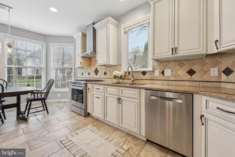 42852 Ridgeway Dr, Broadlands, VA 20148 photo 5