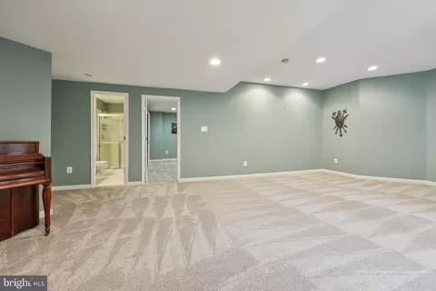 42852 Ridgeway Dr, Broadlands, VA 20148 photo 32