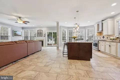 42852 Ridgeway Dr, Broadlands, VA 20148 photo 4