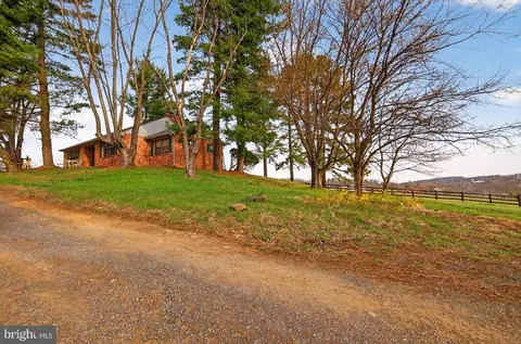Exterior - 40246 Thomas Mill Rd, Leesburg, VA 20175 photo 4 of 5