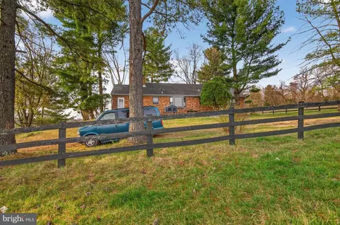 Exterior - 40246 Thomas Mill Rd, Leesburg, VA 20175 photo 2 of 5
