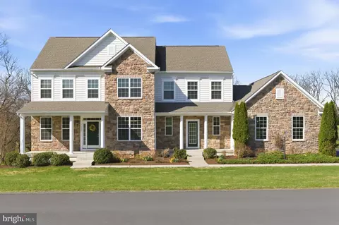 14997 Lynnford Ct, Waterford, VA 20197